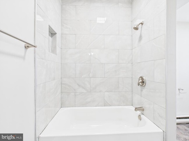 Primary Photo - 32 Jenkins Pl