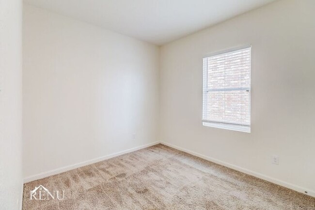 Building Photo - 6218 Old Bridge Way