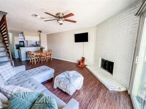 Building Photo - 9438 Olde Village Ct