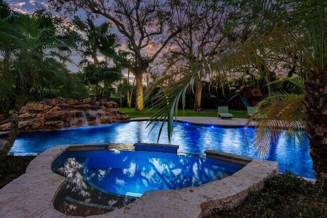 Building Photo - 16356 Bridlewood Cir