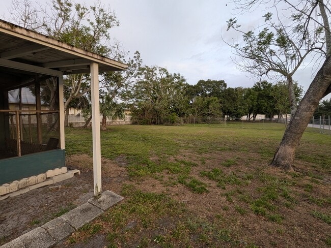 Building Photo - 2915 Winter Lake Rd