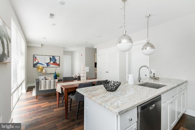 Building Photo - 45 W Haines St