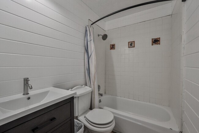 Building Photo - 26316 CA-189