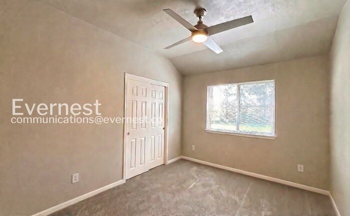 Building Photo - 6411 Sparrows Glen Ln