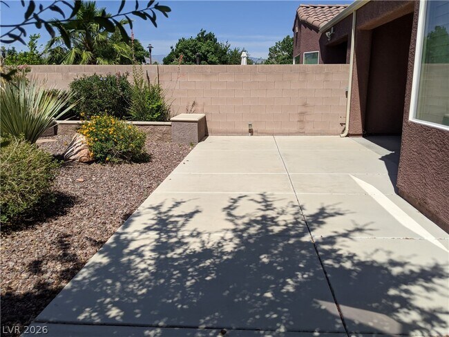 Building Photo - 7437 Ravines Ave