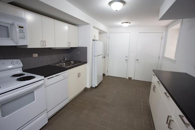 Floorplan - 5401-5405 S. Drexel Boulevard
