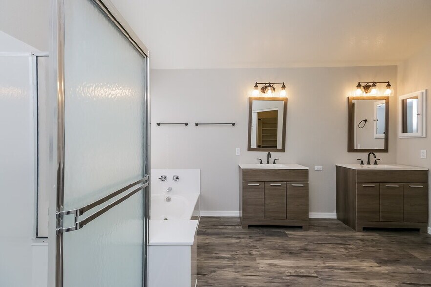 Building Photo - 849 S Cancun Dr