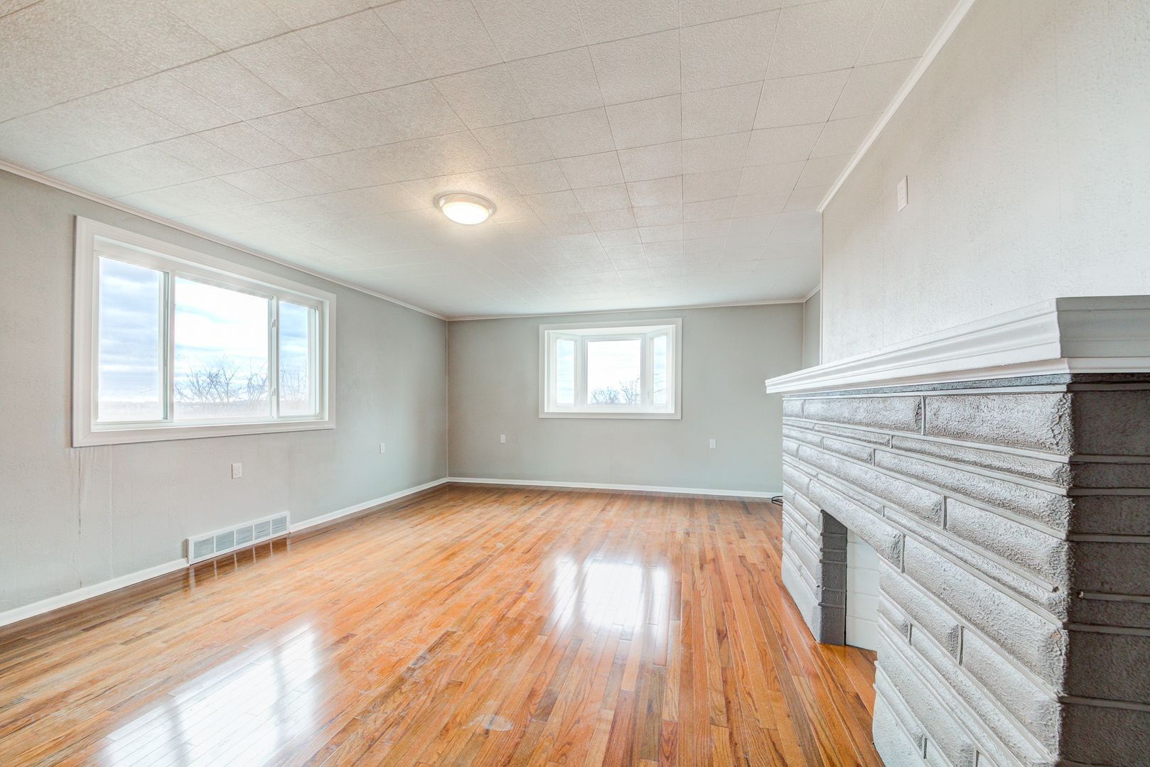 Building Photo - 5 Renwick St