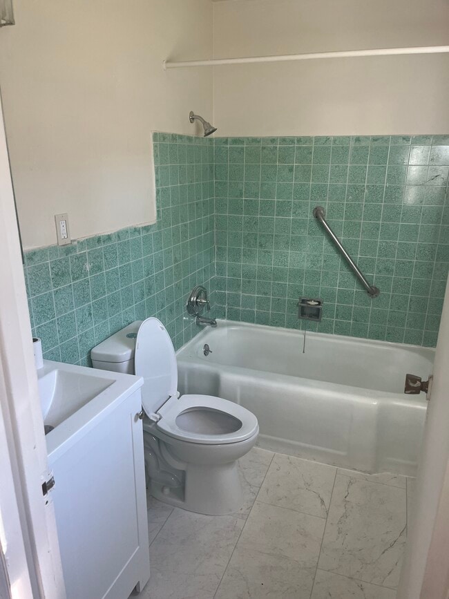 Building Photo - 39A Stark Ln