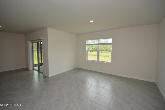 Building Photo - 285 Sunset Point Dr