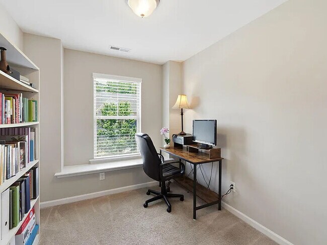 Building Photo - Lease OR Lease to Own