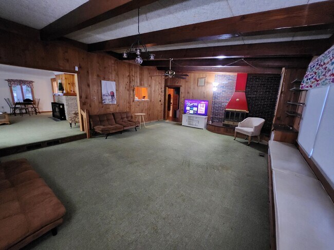 Building Photo - 7675 N Hix Rd