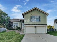 Building Photo - 6103 N Evans Ave