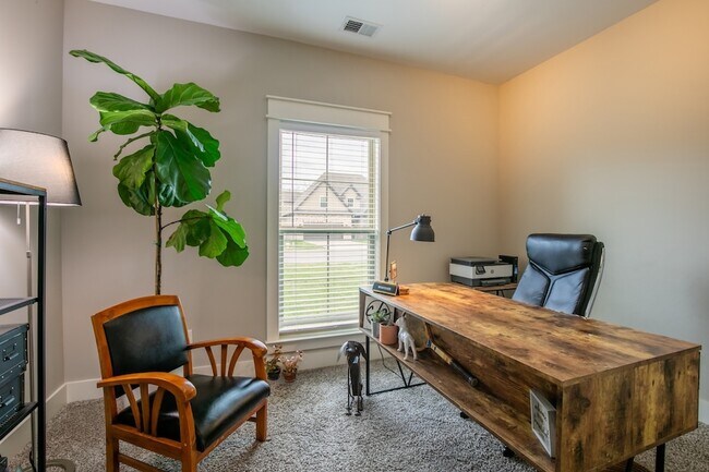 Building Photo - 5322 Honeybee Dr