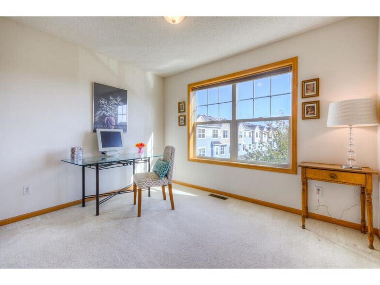 Building Photo - 1683 Village Trail E #4