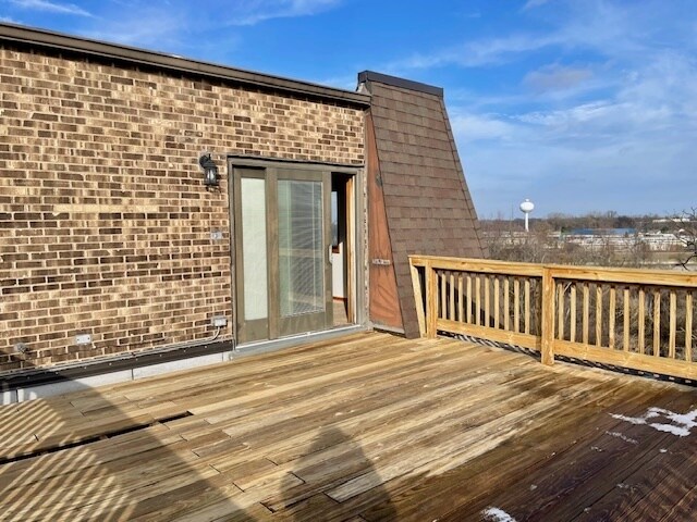 Building Photo - 960 S River Rd