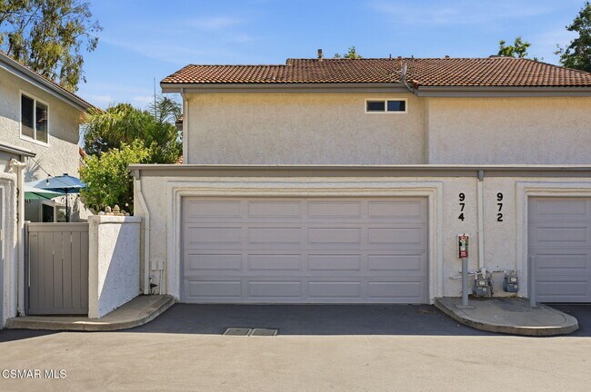 Building Photo - 974 Quarterhorse Ln