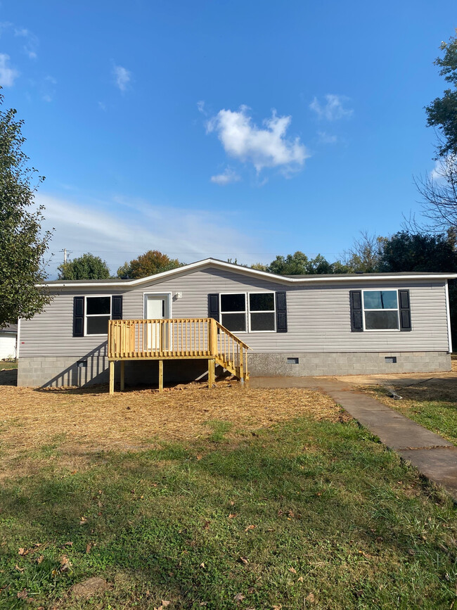 Building Photo - 226 Stinson Dr