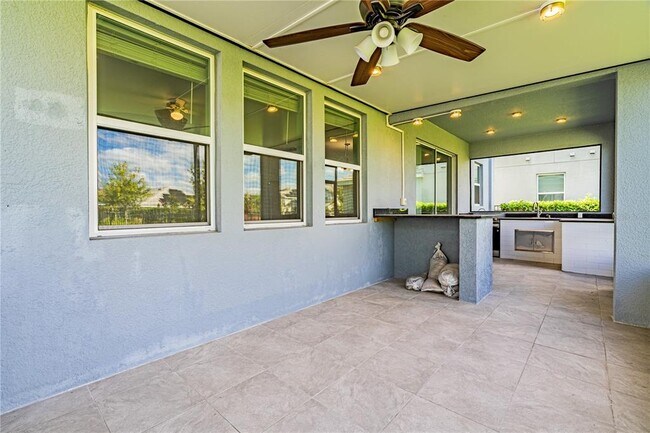 Building Photo - 12111 Imaginary Way