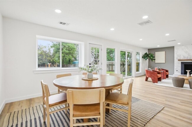 Building Photo - 2104 Malvern Hill Dr