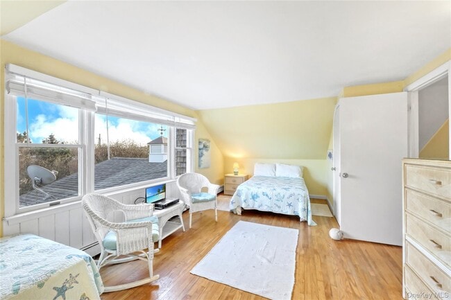 Building Photo - 170 Beach Ln