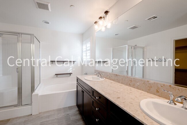 Building Photo - 5 Bedroom/3 Bath Home with Paid Solar System - $3095 Per month!