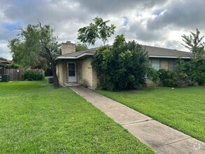 Building Photo - Great Duplex in Irving!