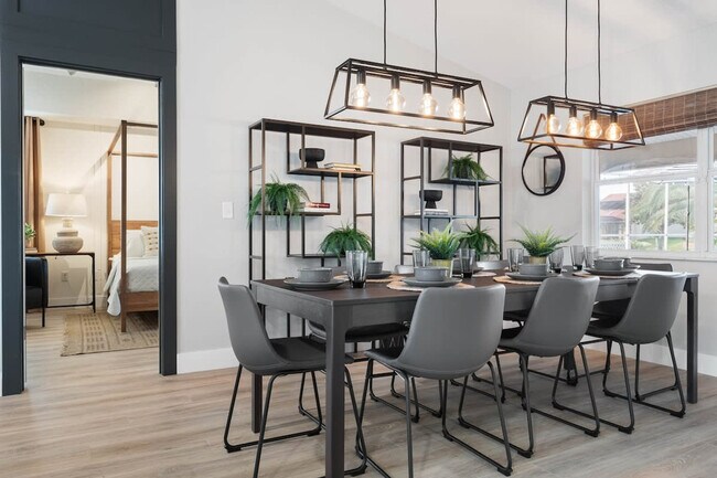 Building Photo - 6 Clinton Ct N