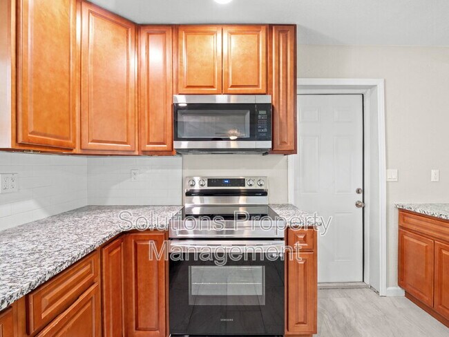 Building Photo - 7740 Pine Lake Dr