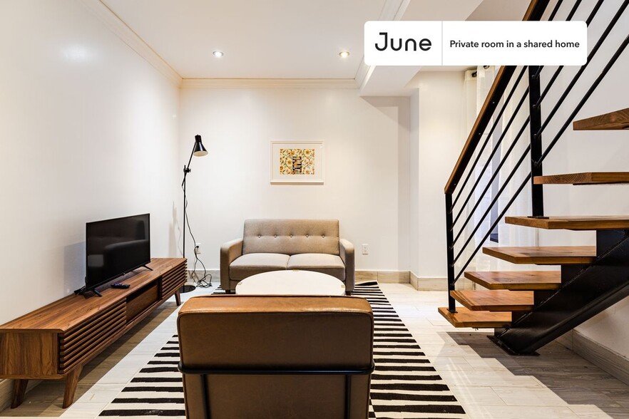 Building Photo - Room in Shared 4 bed/2 bath home