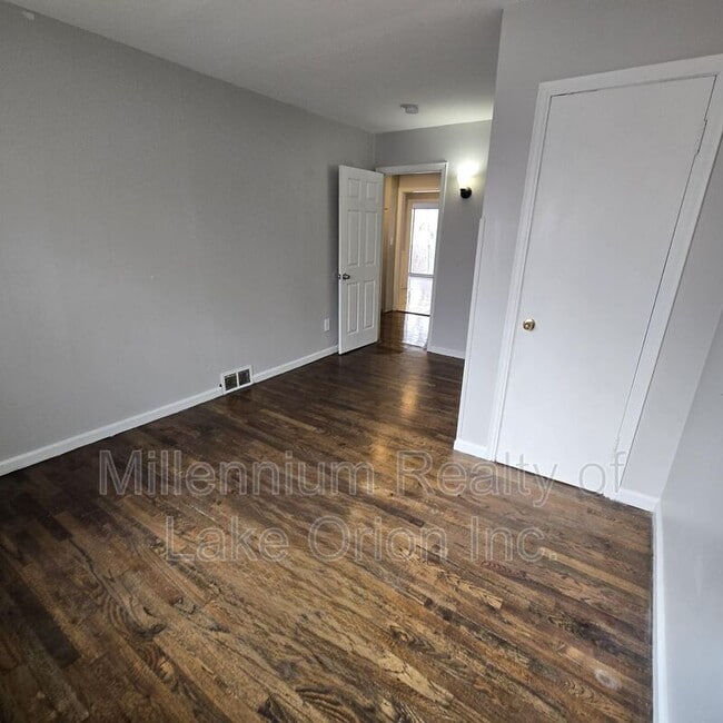 Building Photo - 715 Kenilworth Ave