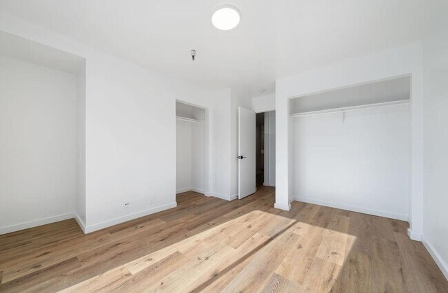 Building Photo - Exceptionally Upgraded First Floor Cedar C...