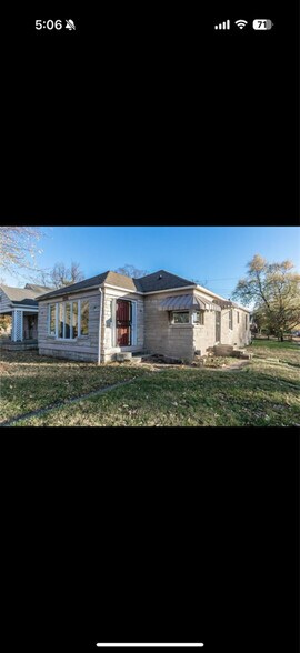 Primary Photo - 1345 E 46th St