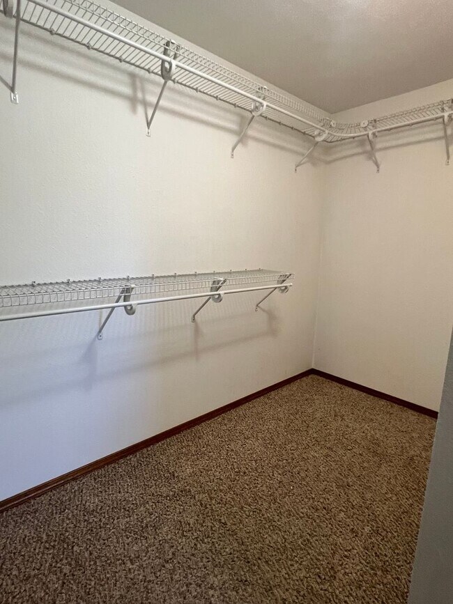 Building Photo - Spacious 3 bed/2 bath home with RV/Boat parking, shop and storage shed, a/c, deck with VIEWS and ...