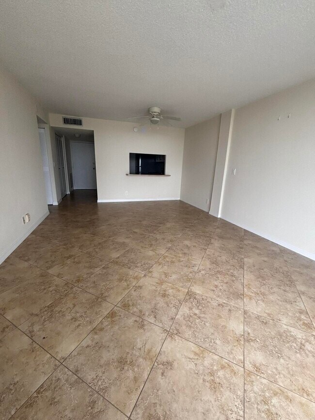 Building Photo - 480 Executive Center Dr