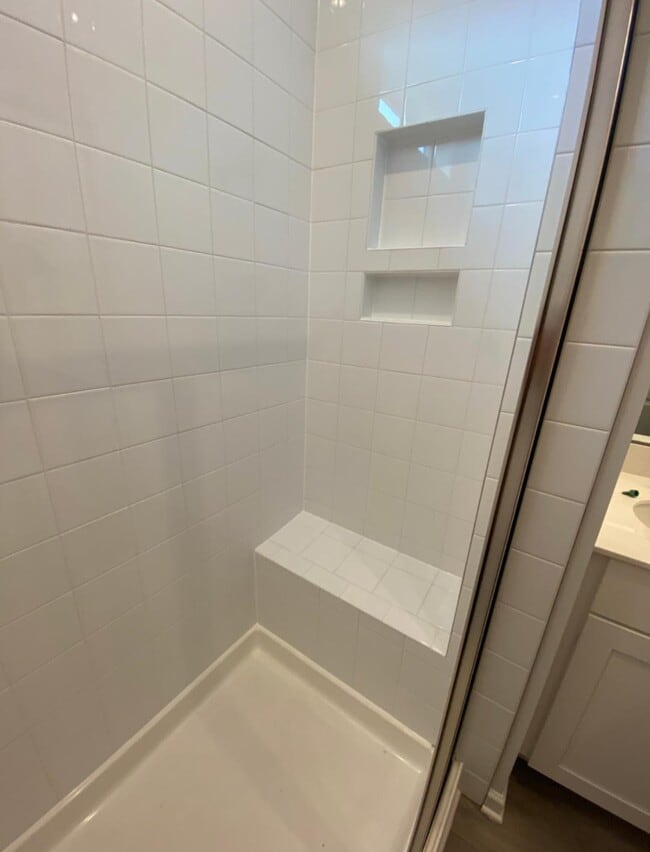 Master Bathroom - 814 Oak Center Dr