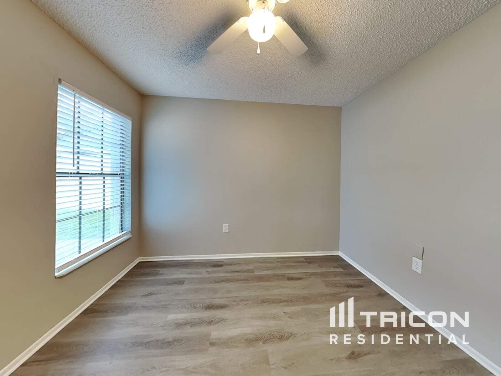 Building Photo - 1455 Marigold Dr