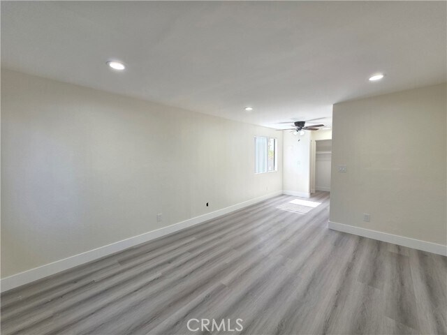 Building Photo - 6911 Woodley Ave