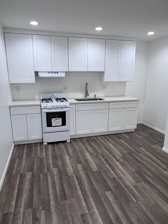 Building Photo - Newly 1 bedroom unit for rent on Market St...