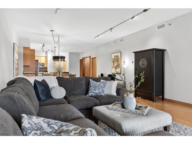 Building Photo - 111 N 4th Ave