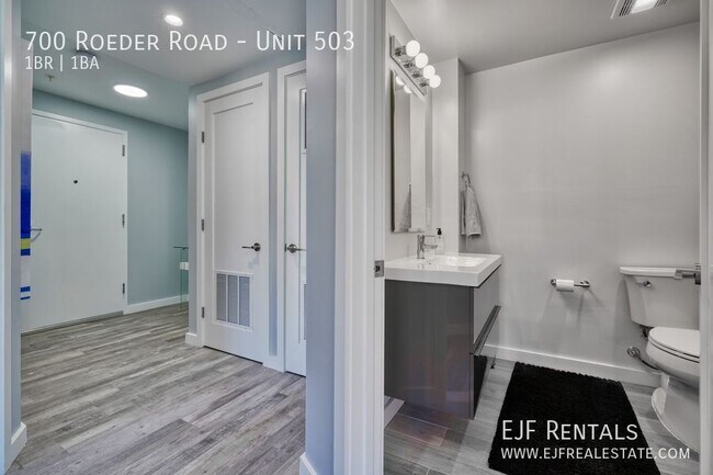 Building Photo - 700 Roeder Rd