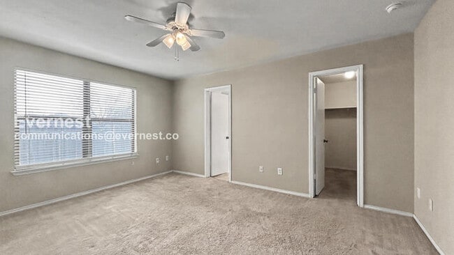 Building Photo - 3 Bed, 2 Bath Home with Garage / Pet-Friendly / Available Now!