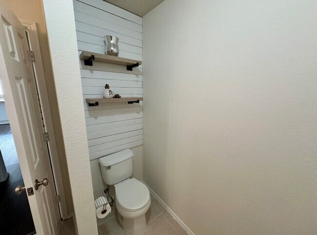 Building Photo - 224 Mulberry Dr