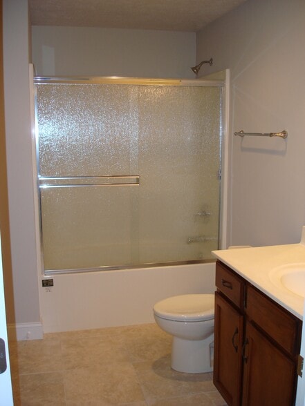 Building Photo - 960 Sautter Dr