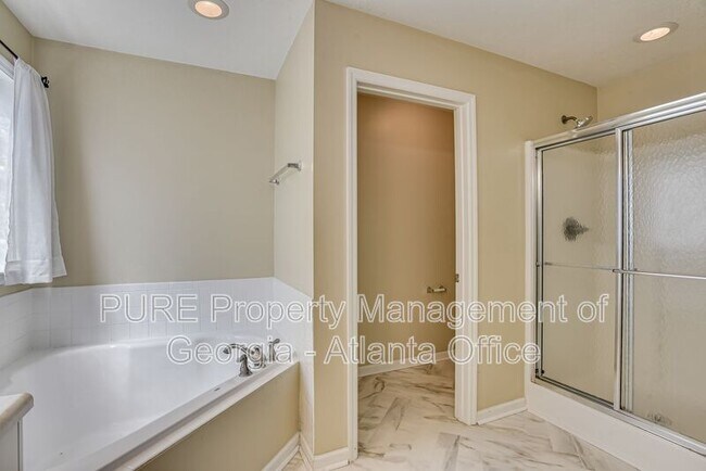 Building Photo - 247 High Meadows Cir