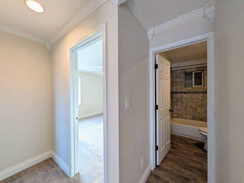 Building Photo - 13208 W Tuckey Ln