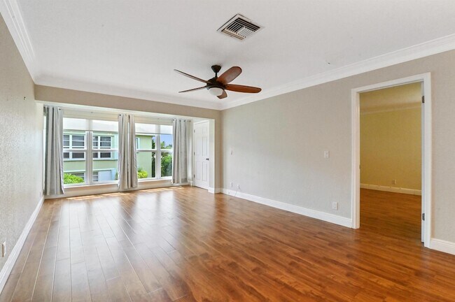 Building Photo - 1051 Orange Terrace