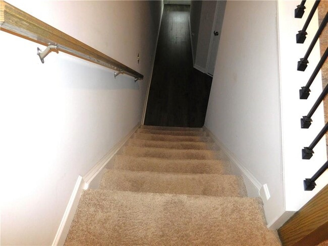 Building Photo - 1626 Halbrook Pl SW