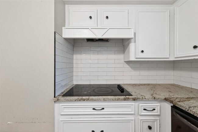 Building Photo - 18111 Shireoak Dr
