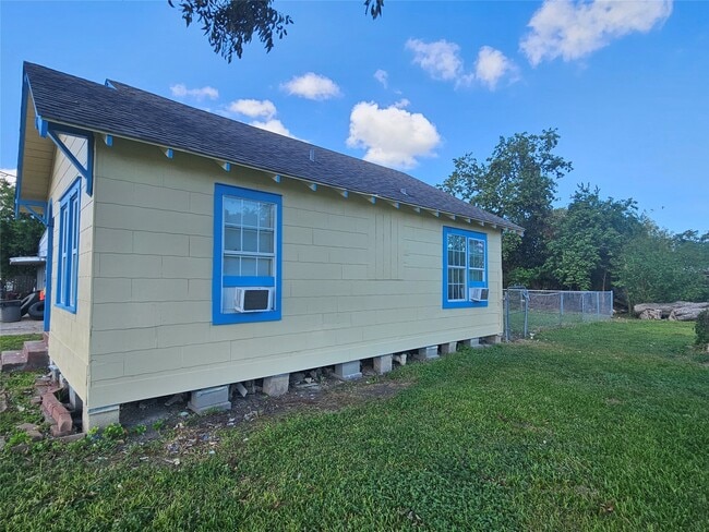 Building Photo - 4304 FM1765